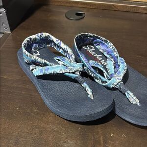 Skechers Yoga Foam Blue Gray Soft Strap Sandals Size 9
